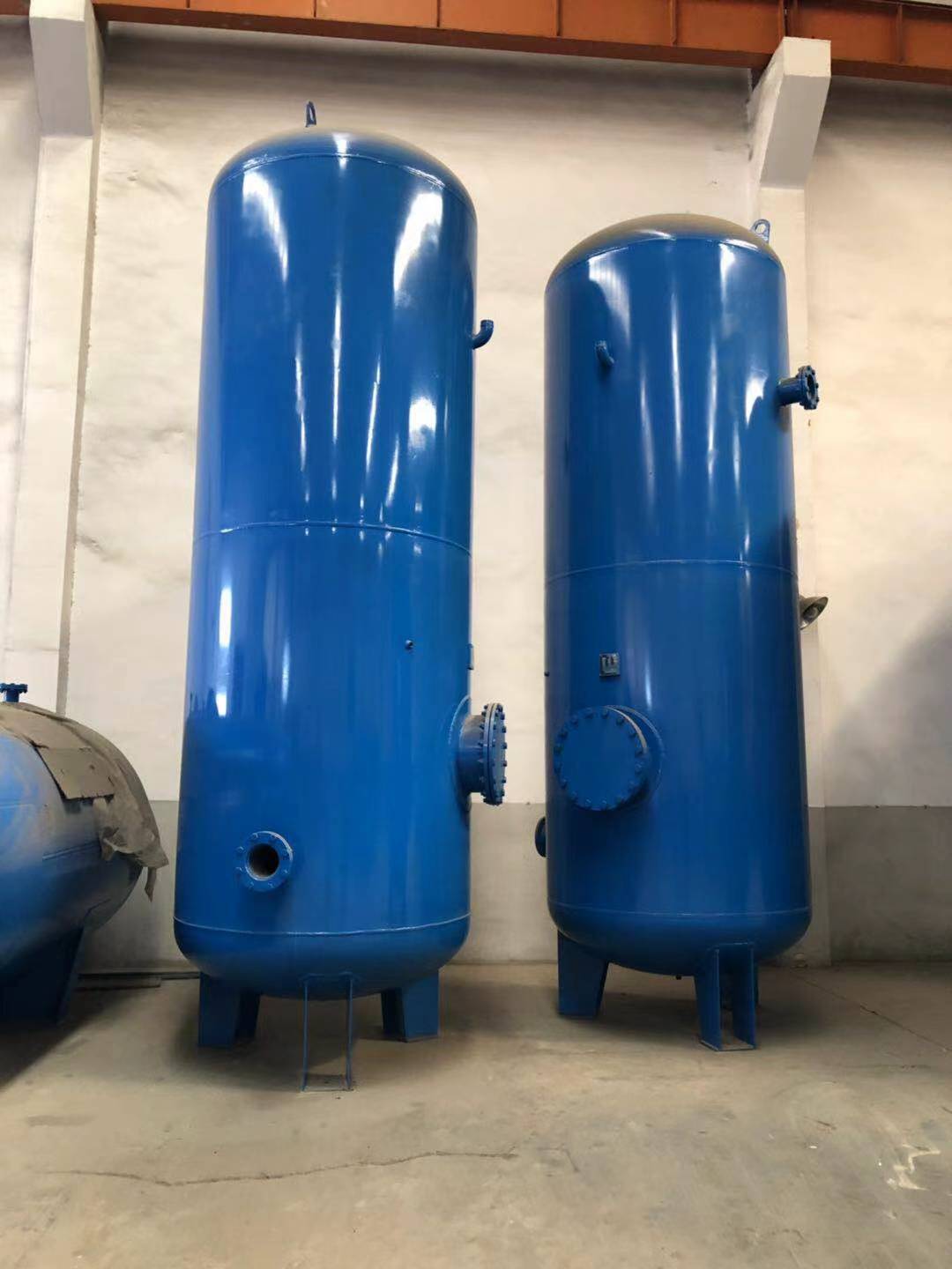 <strong>空壓機，儲氣罐，噴砂機</strong>