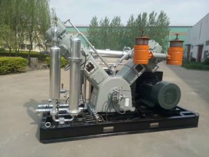 <strong>空壓機，儲氣罐，噴砂機</strong>